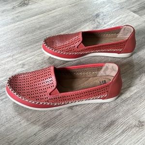 NWOB Earth Origins Lizzie Loafer Coral Womens 7.5 Wide